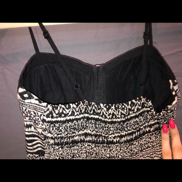 Black and white patterned dress - Picture 3 of 7